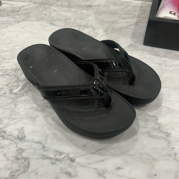 Vionic Wedge Flip Flop for High Arches - Picture 8 of 8